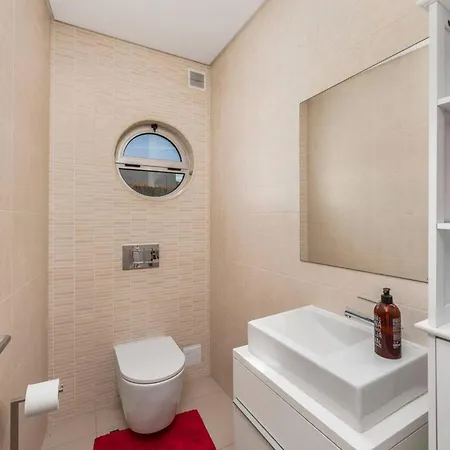 Villa 4bd In Marina With Pool