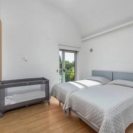 4bd In Marina With Pool Албуфейра
