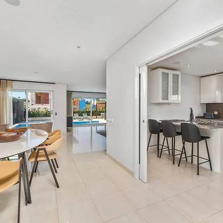 4bd In Marina With Pool Вилла *