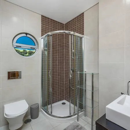 4bd In Marina With Pool Албуфейра
