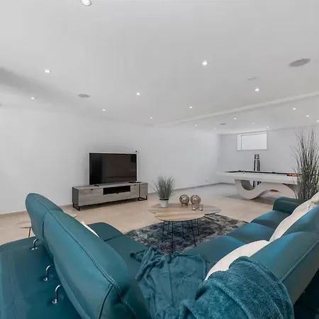 4bd In Marina With Pool Вилла